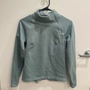 The North Face Women’s Fleece 1/4 side zip up